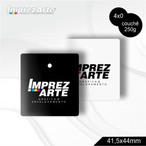 Tags Couchê 250g 41.5x44mm 4x4 Frente e verso colorido Verniz Total Frente  